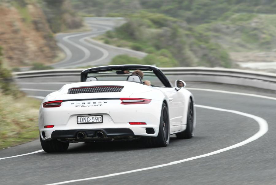  Porsche 911 Carrera GTS Cabriolet 2017 года  (AU) (фото 8 из 11)